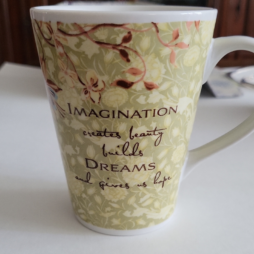 Gibson Cream Mug with Artistic Flair